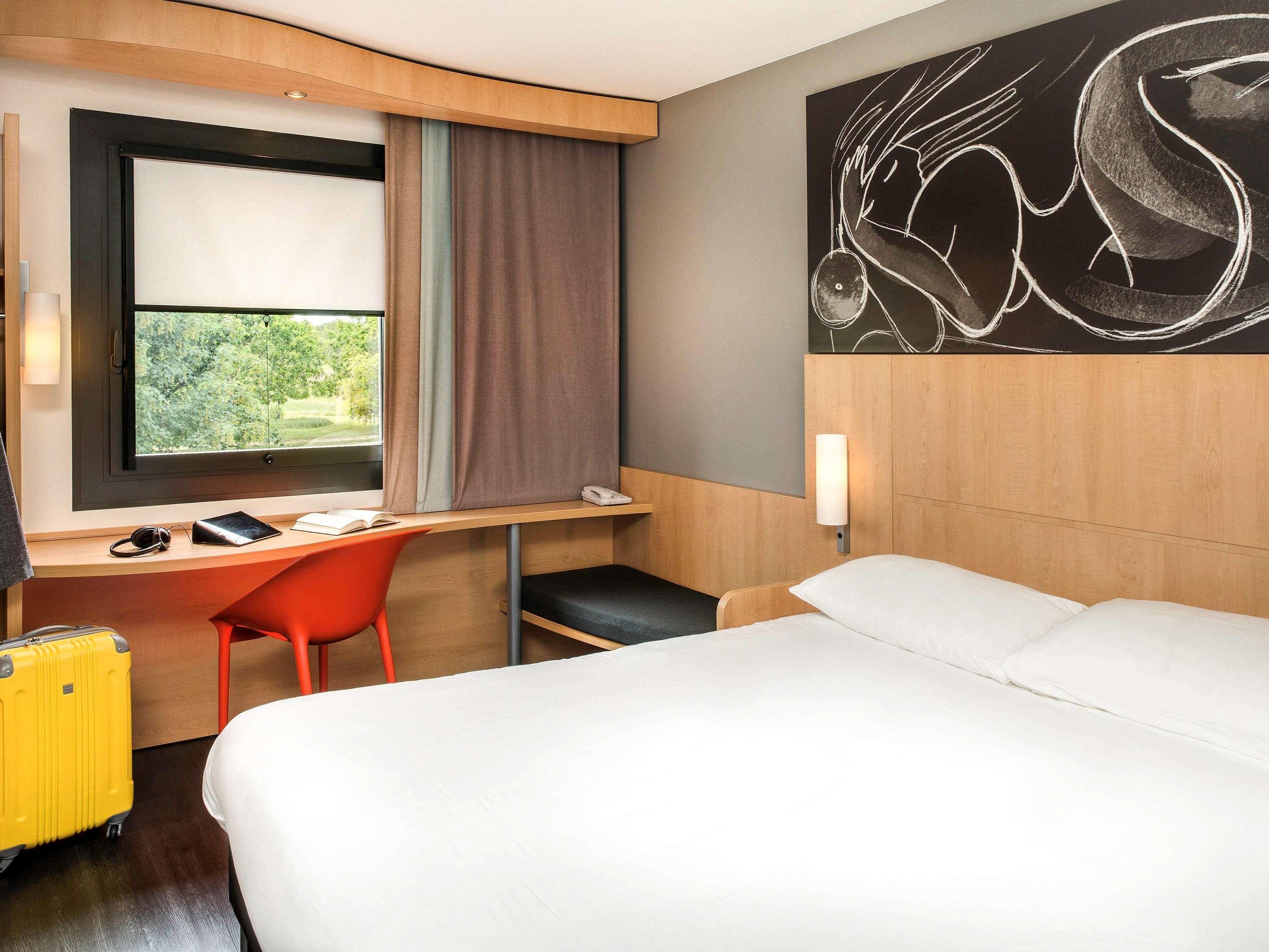Hotel Ibis Montceau Les Mines Exteriér fotografie